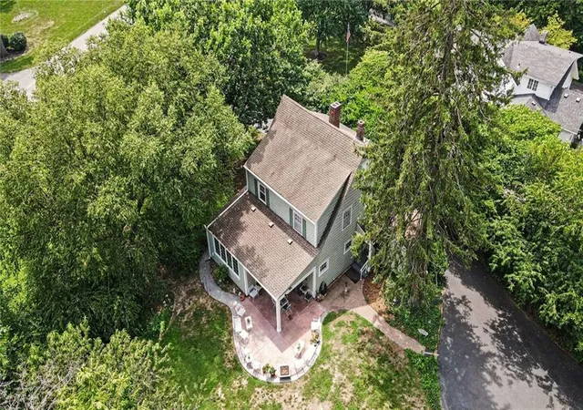 Photo 4 of Single family home for sale at 2705 Lovers Ln, Saint Joseph, MO 64506 | MLS# 2633378 | Listing updated on 2026-09-01