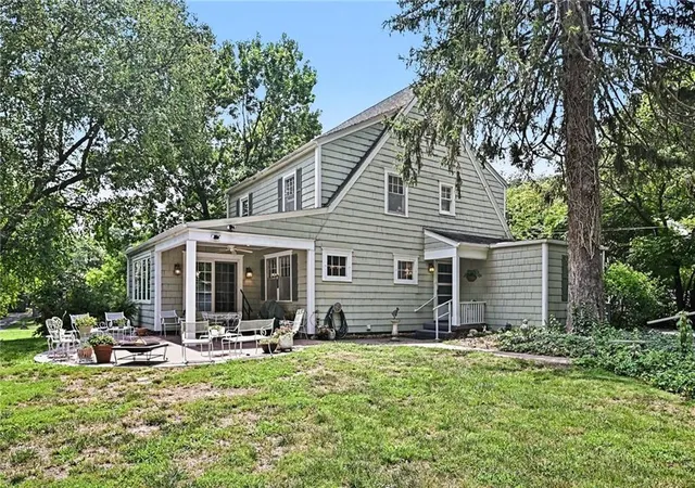 Photo 5 of Single family home for sale at 2705 Lovers Ln, Saint Joseph, MO 64506 | MLS# 2633378 | Listing updated on 2026-09-01
