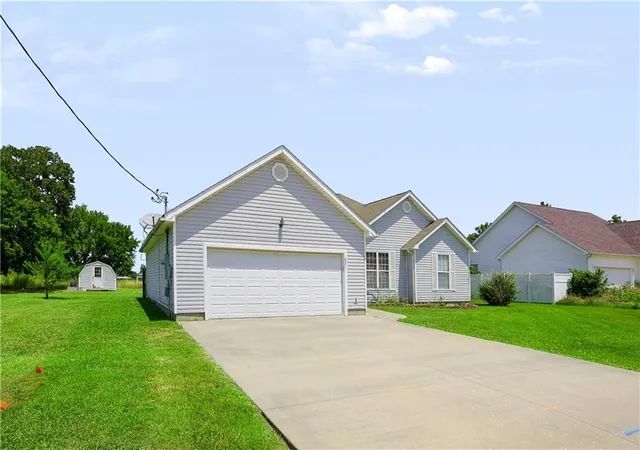 1st image of 821 E 19th St, Galena, KS 66739 | MLS# 2633383