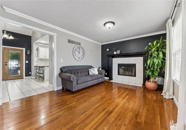 Photo 3 of Single family home for sale at 21417 E 50th Terrace S, Blue Springs, MO 64015 | MLS# 2633384 | Listing updated on 2026-09-25