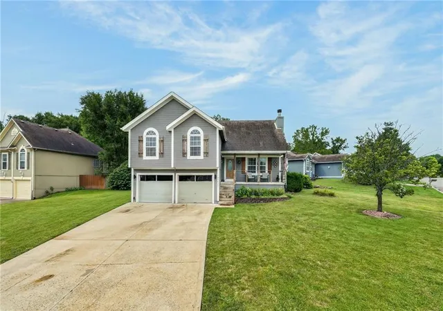Photo 2 of Single family home for sale at 21417 E 50th Terrace S, Blue Springs, MO 64015 | MLS# 2633384 | Listing updated on 2026-09-01