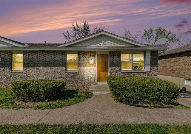 2nd image of 3522 Ne 72nd St, Gladstone, MO 64119 | MLS# 2633394