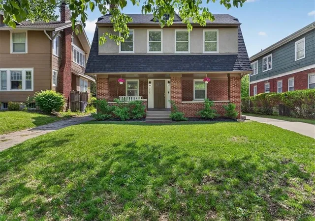 Single family home for sale at 5439 Rockhill Rd, Kansas City, MO 64110 | MLS# 2633397