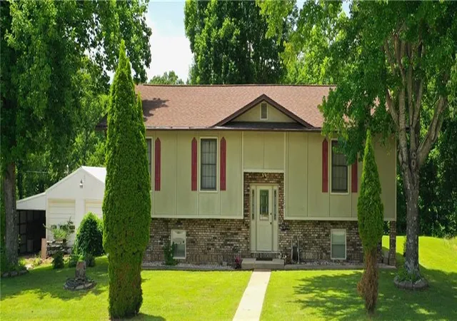 Photo 1 of Single family home for sale at 128 Jh Williamson Jr Ct, Saint Robert, MO 65584 | MLS# 2633401 | Listing updated on 2026-09-21