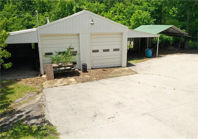 Photo 3 of Single family home for sale at 128 Jh Williamson Jr Ct, Saint Robert, MO 65584 | MLS# 2633401 | Listing updated on 2026-09-21