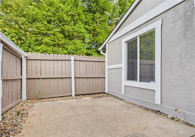 5th image of 8839 Carriage Dr, Lenexa, KS 66215 | MLS# 2633406