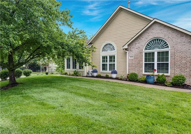 2nd image of 2046 W 139th St, Overland Park, KS 66224 | MLS# 2633425