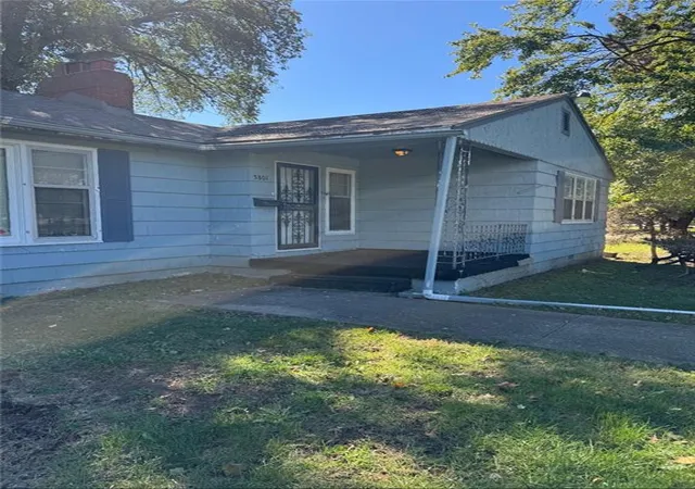 Photo 2 of Single family home for sale at 5801 Blue Hills Rd S, Kansas City, MO 64110 | MLS# 2633427 | Listing updated on 2026-10-18