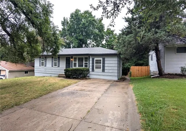 Photo 2 of Sale Pending at 8618 Winchester Ave, Kansas City, MO 64138 | MLS# 2633432 | Listing updated on 2026-10-01