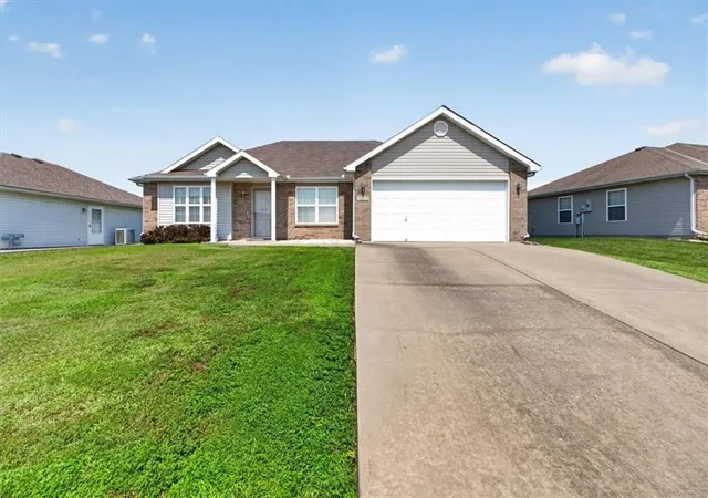 Photo 2 of Single family home for sale at 1104 Carlisle Dr, Raymore, MO 64083 | MLS# 2633438 | Listing updated on 2026-09-13