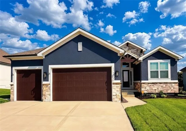 1st image of 5755 Barn Hill Rd, Kansas City, MO 64152 | MLS# 2633441