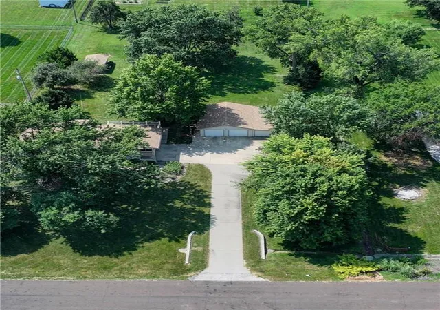 Photo 3 of Sale Pending at 15121 Briarwood Dr, Basehor, KS 66007 | MLS# 2633442 | Listing updated on 2026-08-26