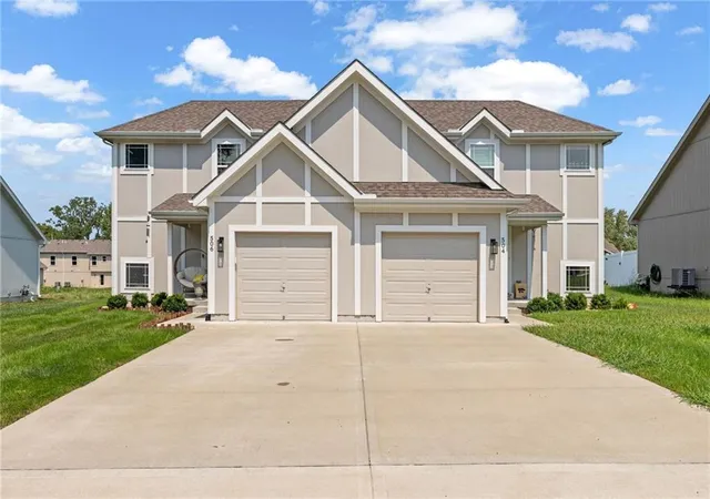 2nd image of 506 W Lawrence St, Spring Hill, KS 66083 | MLS# 2633447