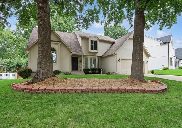 Photo 2 of Sale Pending at 12404 Horton St, Overland Park, KS 66209 | MLS# 2633448 | Listing updated on 2026-08-21