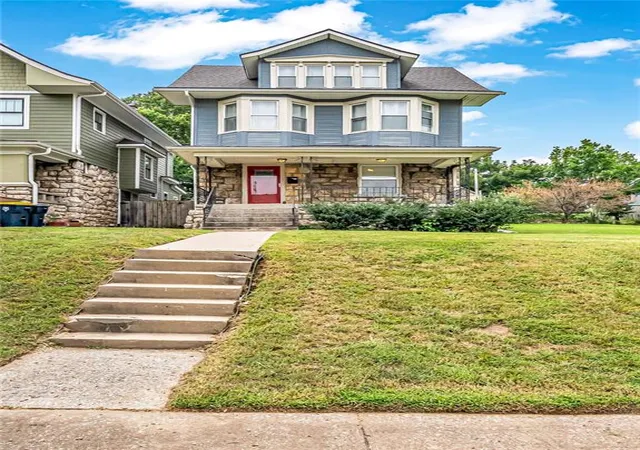 Photo 1 of Single family home for sale at 2606 Campbell St, Kansas City, MO 64108 | MLS# 2633470 | Listing updated on 2026-08-31