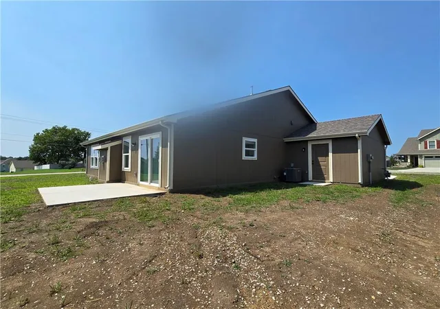 Photo 4 of Single family home for sale at 1602 Bluestem Dr, Ottawa, KS 66067 | MLS# 2633472 | Listing updated on 2026-08-19