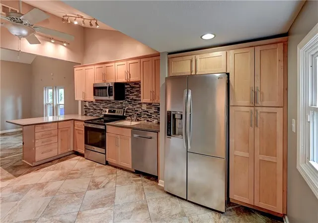 2nd image of 445 S Chestnut St, Olathe, KS 66061 | MLS# 2633503