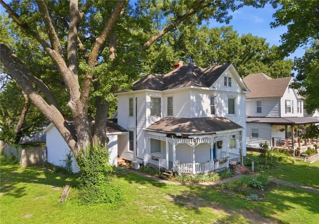 1st image of 413 415 S Orchard St, Clinton, MO 64735 | MLS# 2633507