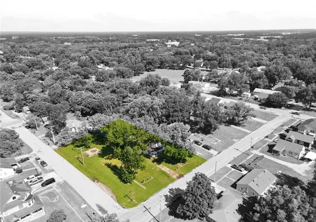 2nd image of 413 415 S Orchard St, Clinton, MO 64735 | MLS# 2633507