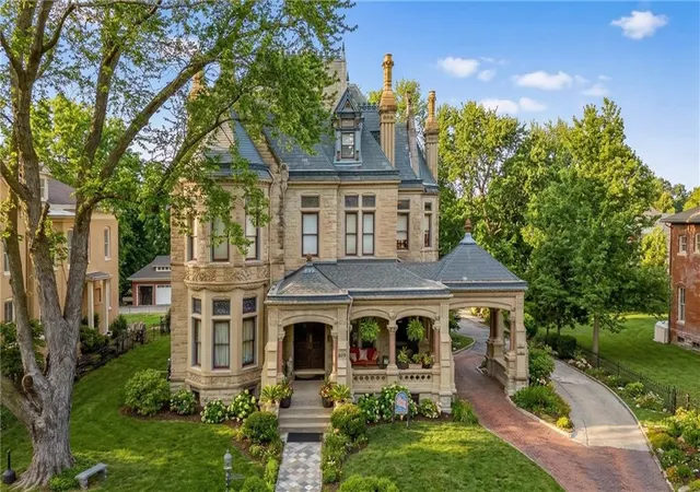 3rd image of 809-819 Hall St, Saint Joseph, MO 64501 | MLS# 2633508