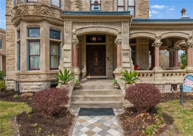 5th image of 809-819 Hall St, Saint Joseph, MO 64501 | MLS# 2633508