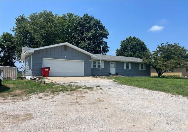 Photo 2 of Single family home for sale at 1482 S Business Hwy 13, Lexington, MO 64067 | MLS# 2633510 | Listing updated on 2026-08-28