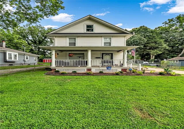 Photo 1 of Sale Pending at 549 S Huttig Ave, Independence, MO 64053 | MLS# 2633519 | Listing updated on 2026-08-16