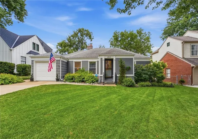 1st image of 4951 Norwood St, Westwood, KS 66205 | MLS# 2633520