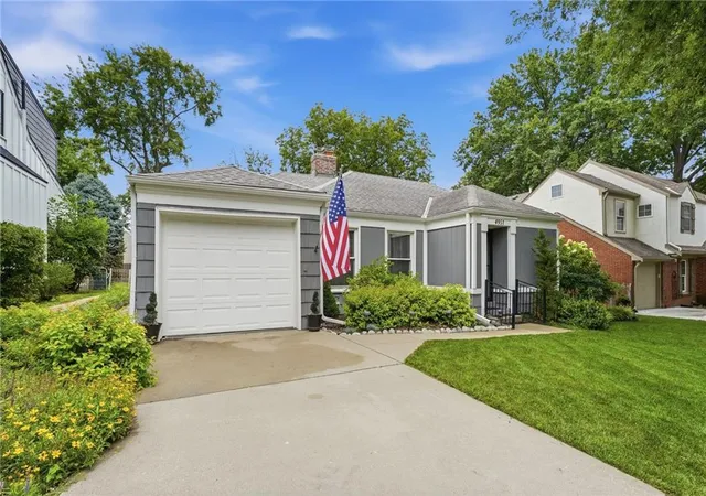 27th image of 4951 Norwood St, Westwood, KS 66205 | MLS# 2633520