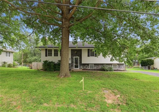 Single family home for sale at 1207 S 104 Street, Kansas City, KS 66111 | MLS# 2633522