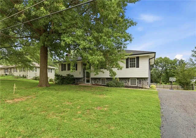 Photo 2 of Single family home for sale at 1207 S 104 Street, Kansas City, KS 66111 | MLS# 2633522 | Listing updated on 2026-08-14