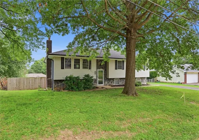 Photo 3 of Single family home for sale at 1207 S 104 Street, Kansas City, KS 66111 | MLS# 2633522 | Listing updated on 2026-08-14
