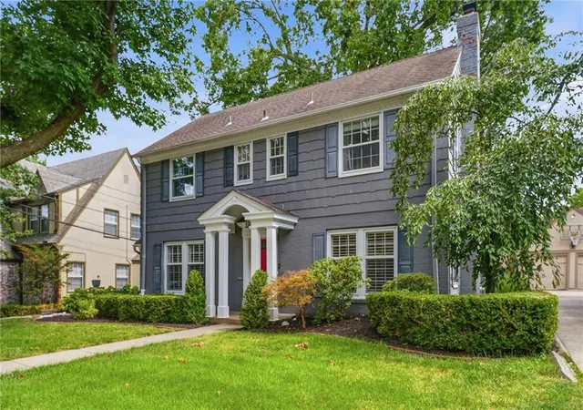 Photo 2 of Sale Pending at 619 W 69th Terrace, Kansas City, MO 64113 | MLS# 2633525 | Listing updated on 2026-08-16