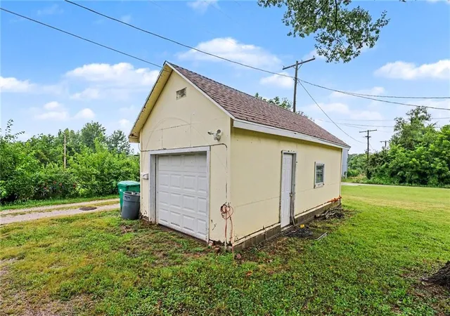 18th image of 505 W Shawnee St, Paola, KS 66071 | MLS# 2633526