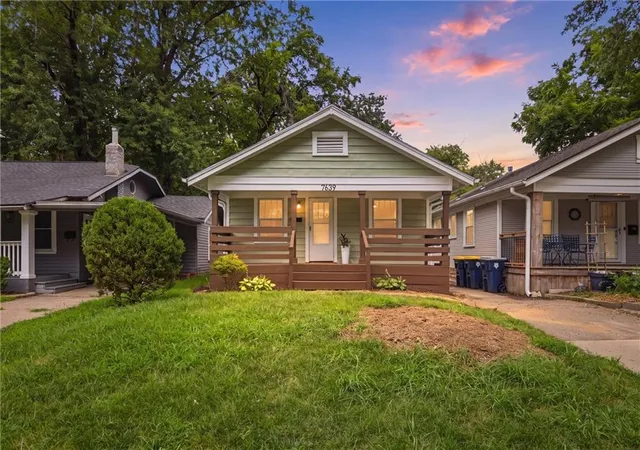 Photo 2 of Sale Pending at 7639 Jefferson St, Kansas City, MO 64114 | MLS# 2633527 | Listing updated on 2026-09-05