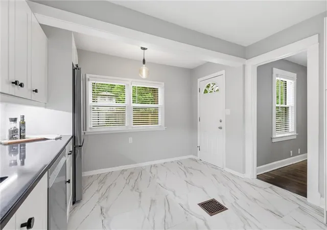 Photo 3 of Sale Pending at 7639 Jefferson St, Kansas City, MO 64114 | MLS# 2633527 | Listing updated on 2026-09-05