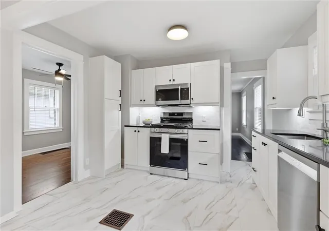 Photo 4 of Sale Pending at 7639 Jefferson St, Kansas City, MO 64114 | MLS# 2633527 | Listing updated on 2026-09-05