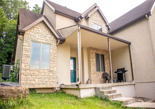 Photo 1 of Single family home for sale at 7307 Oliver Cir, Kansas City, KS 66106 | MLS# 2633529 | Listing updated on 2026-09-06