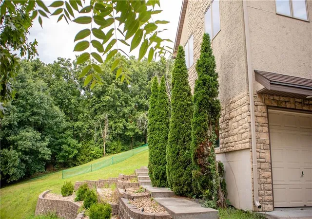 Photo 3 of Single family home for sale at 7307 Oliver Cir, Kansas City, KS 66106 | MLS# 2633529 | Listing updated on 2026-09-06