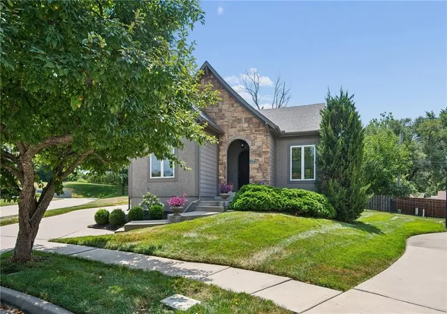 1st image of 337 Cates Ct, Liberty, MO 64068 | MLS# 2633530