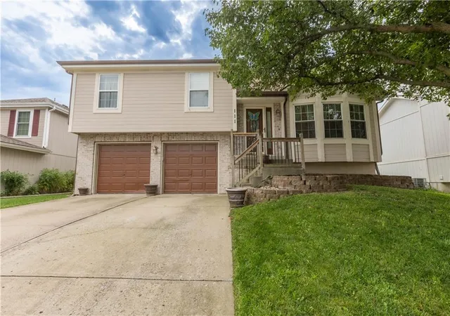 Photo 1 of Single family home for sale at 111 Nw 114th Terrace, Kansas City, MO 64155 | MLS# 2633539 | Listing updated on 2026-08-24