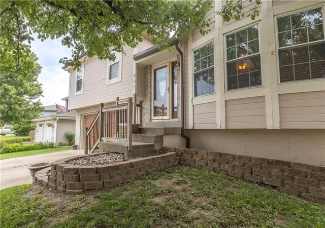 Photo 3 of Single family home for sale at 111 NW 114th Terrace, Kansas City, MO 64155 | MLS# 2633539 | Listing updated on 2026-08-24