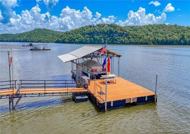 3rd image of 33260 Golden Acres Rd, Lincoln, MO 65338 | MLS# 2633540
