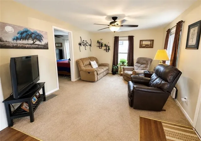 Photo 4 of Single family home for sale at 609 S Walnut St, Maryville, MO 64468 | MLS# 2633541 | Listing updated on 2026-09-17