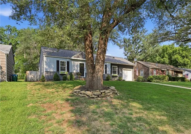 4th image of 5536 Cedar St, Roeland Park, KS 66205 | MLS# 2633545