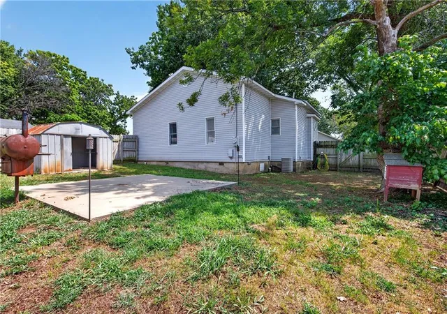 5th image of 528 W Ashland St, Nevada, MO 64772 | MLS# 2633548