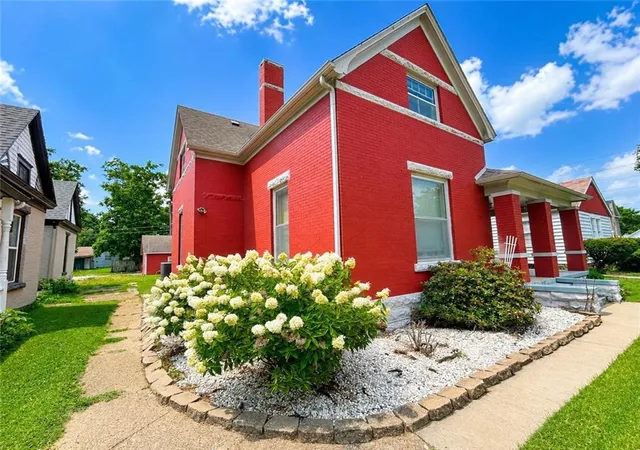 Photo 3 of Single family home for sale at 1604 S Moniteau Ave, Sedalia, MO 65301 | MLS# 2633549 | Listing updated on 2026-09-02