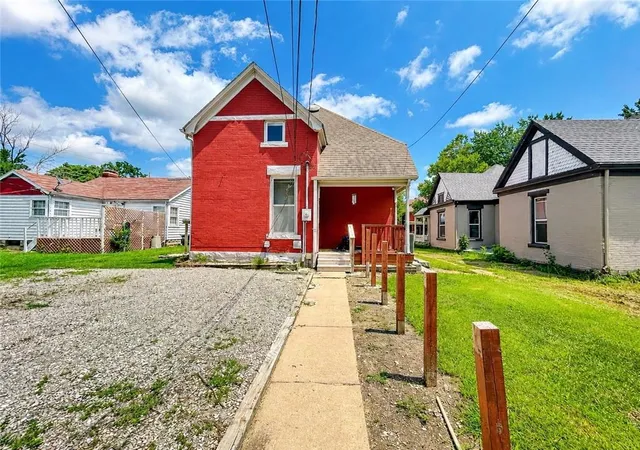 Photo 4 of Single family home for sale at 1604 S Moniteau Ave, Sedalia, MO 65301 | MLS# 2633549 | Listing updated on 2026-09-02