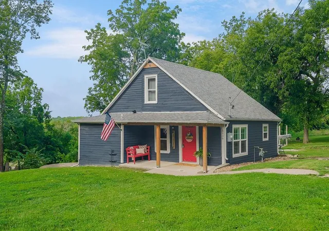 1st image of 28936 Orchard Rd, Paola, KS 66071 | MLS# 2633553