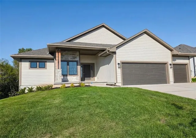 Photo 1 of Single family home for sale at 2372 W Wabash St, Olathe, KS 66061 | MLS# 2633555 | Listing updated on 2026-10-22